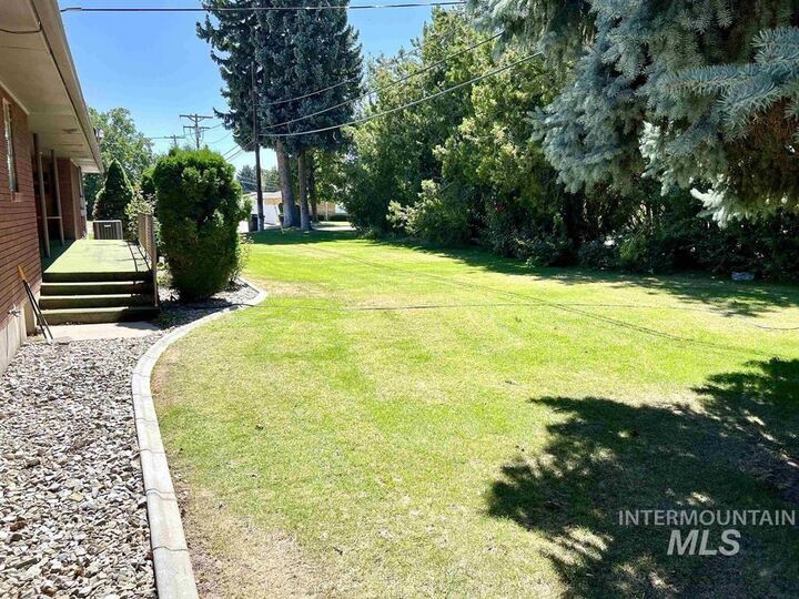 Property Photo: 2240 Overland Ave ID 83318