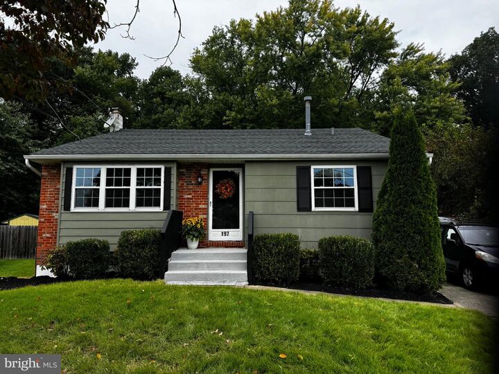 Property Photo:  197 Pine Avenue  NJ 08079 