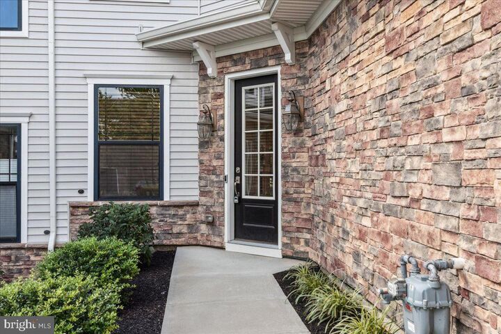 Property Photo:  4 Dogleg Lane  NJ 08648 
