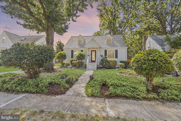 906 17th Street S  Arlington VA 22202 photo