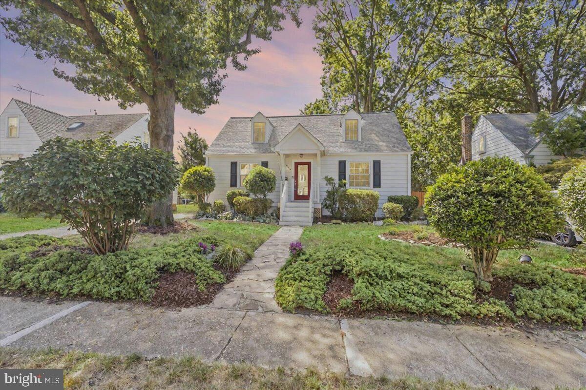 Property Photo:  906 17th Street S  VA 22202 