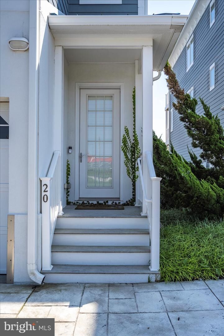 Property Photo:  13000 Marina View Lane 20  MD 21842 