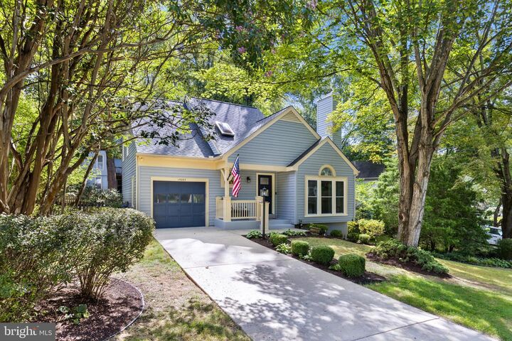Property Photo: 15062 Lindenberry Lane VA 22025