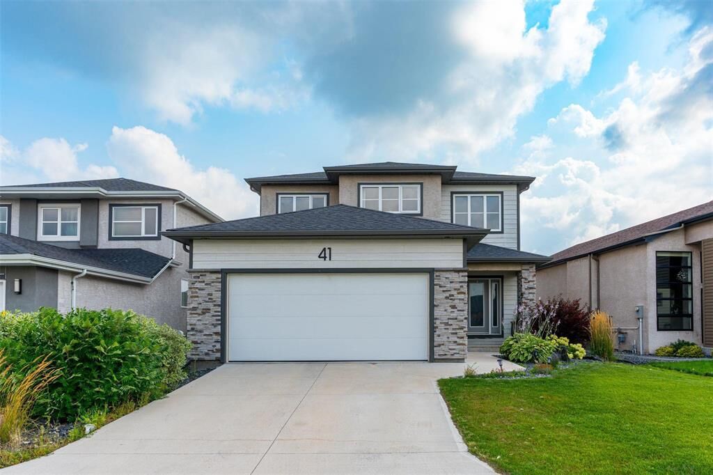 Property Photo: 41 Eaglewood Drive MB R3Y 1S4