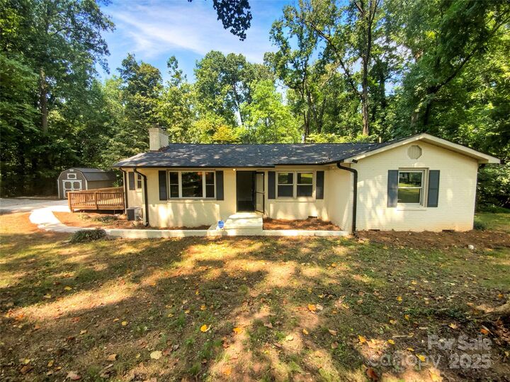 7113 Ridge Lane Road  Charlotte NC 28262 photo
