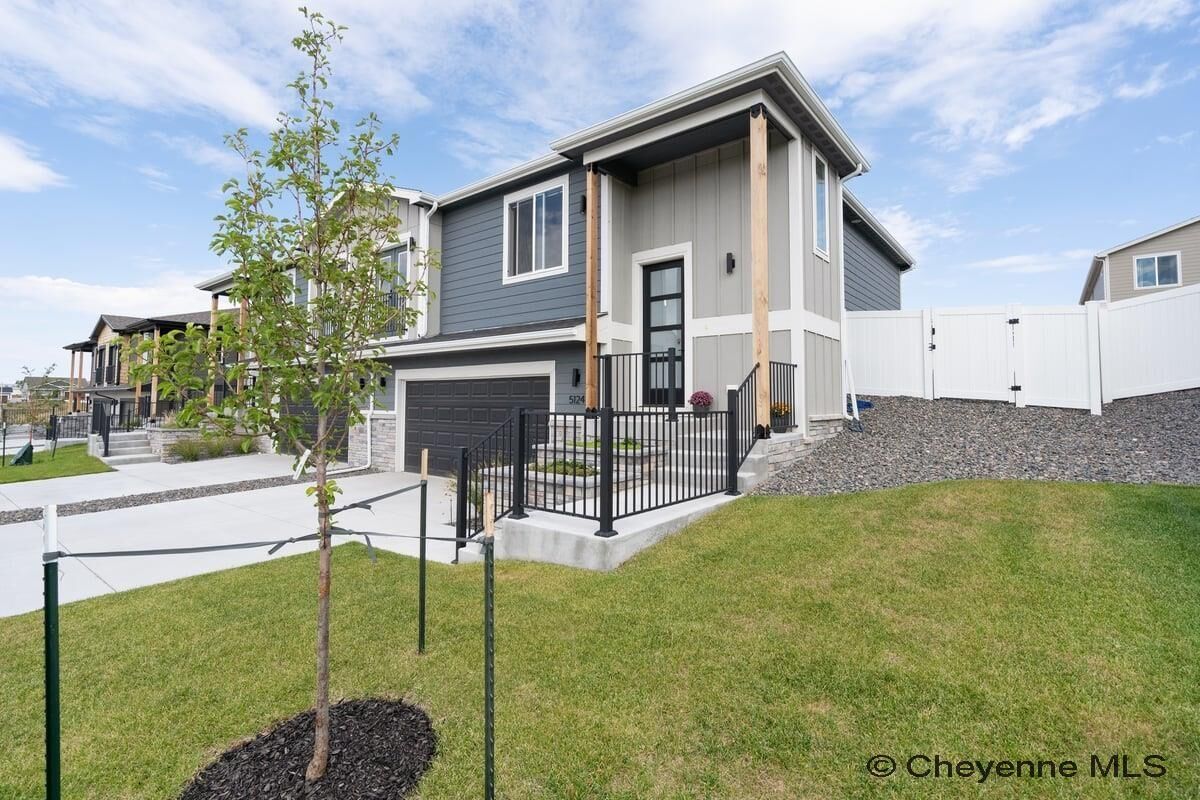 Property Photo:  5124 Sullivan St  WY 82001 