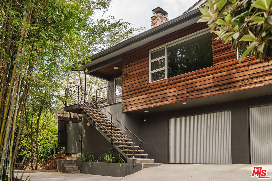 Property Photo:  2213 Vestal Ave  CA 90026 