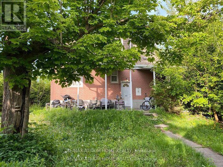 Property Photo: 28 Kensington Avenue ON M2M 1R6
