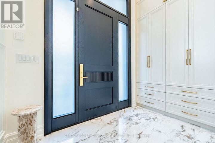 Property Photo:  22 King High Avenue  ON M3H 3A7 
