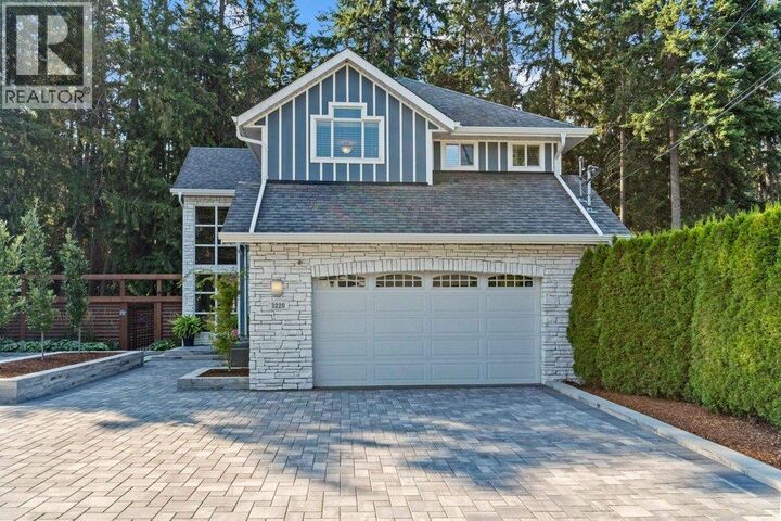 Property Photo:  3220 28 Avenue Northeast  BC V1E 3G1 