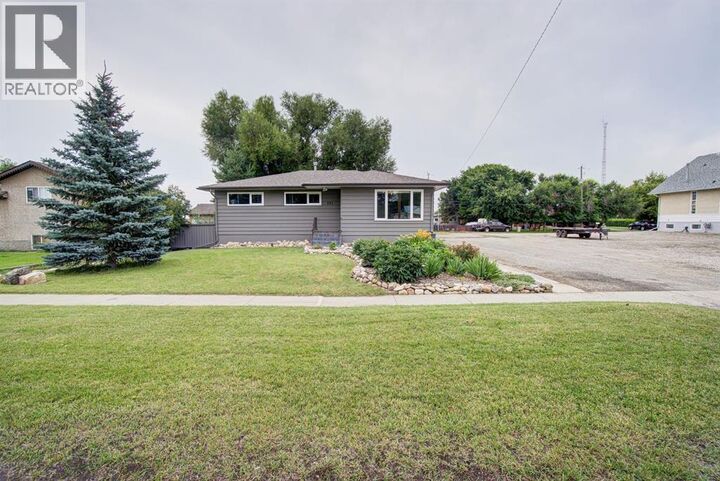 Property Photo: 351 49 Avenue West AB T0L 0T0