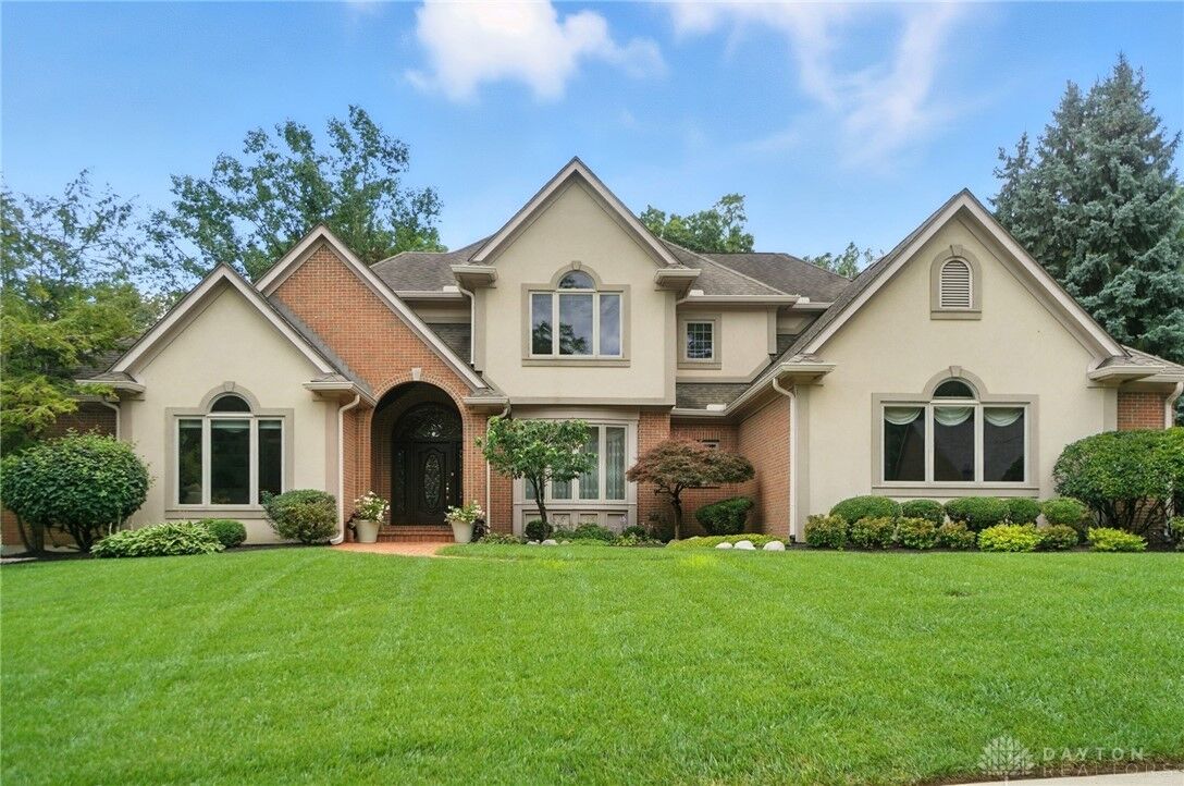Property Photo: 3905 Oakview Drive OH 45430