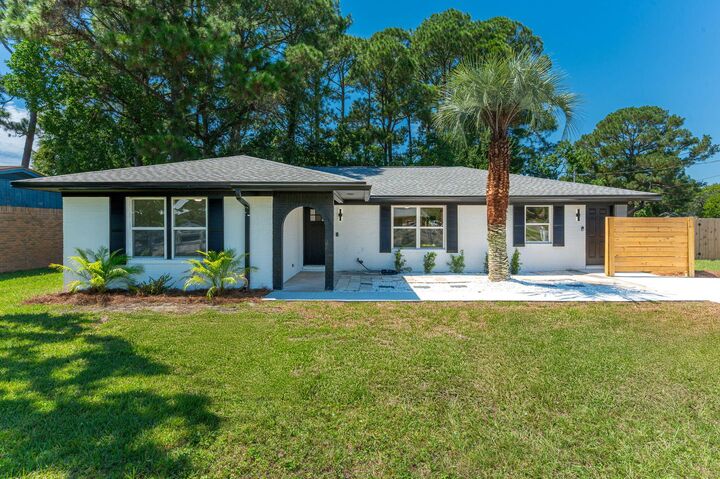 Property Photo: 38 NW Deal Avenue FL 32548