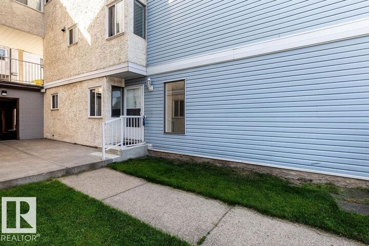 Property Photo: 62 Lancaster Terrace NW AB T5X 5S4