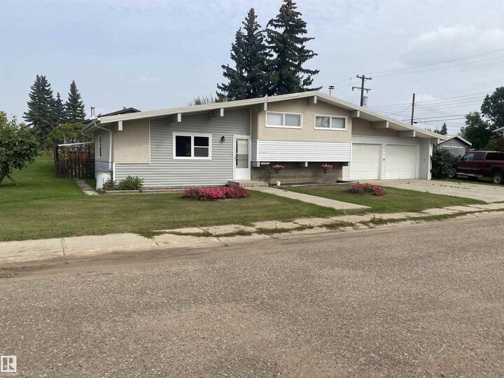 4702 52 Avenue  Two Hills AB T0B 4K0 photo