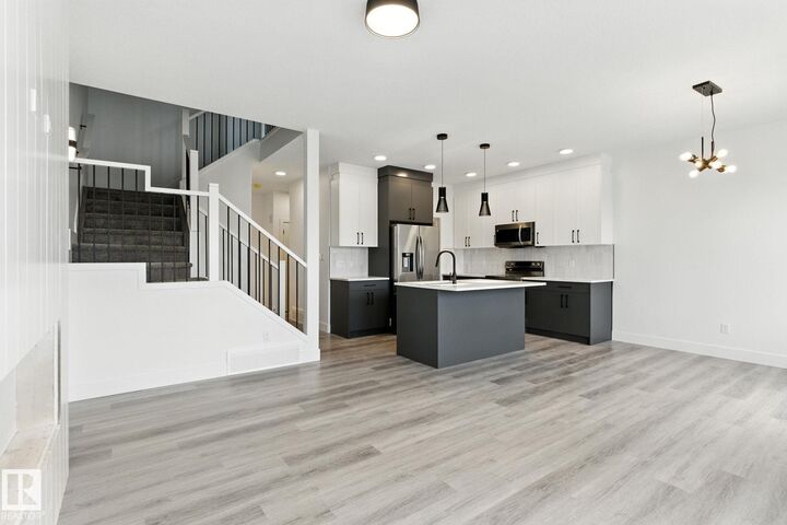 8827 181 Avenue NW  Edmonton AB T5Z 0X4 photo