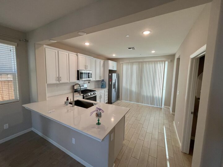 Property Photo: 224 Arbor Drive S CA 93636