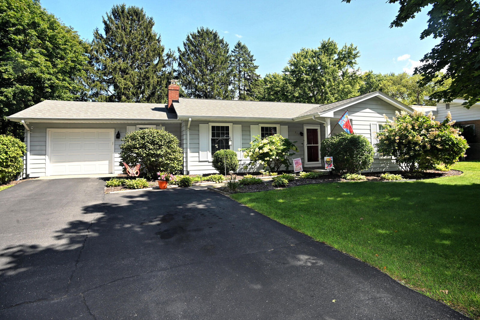 Property Photo: 711 Timber Court IN 46304