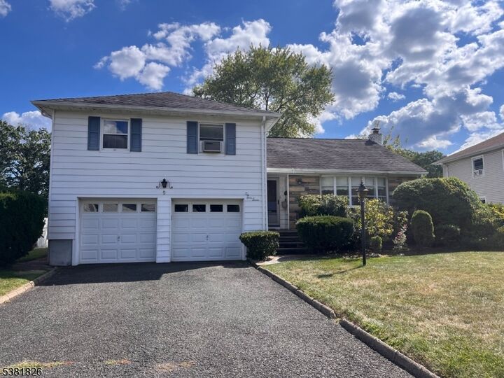 647 Evergreen Pkwy  Union Twp. NJ 07083 photo