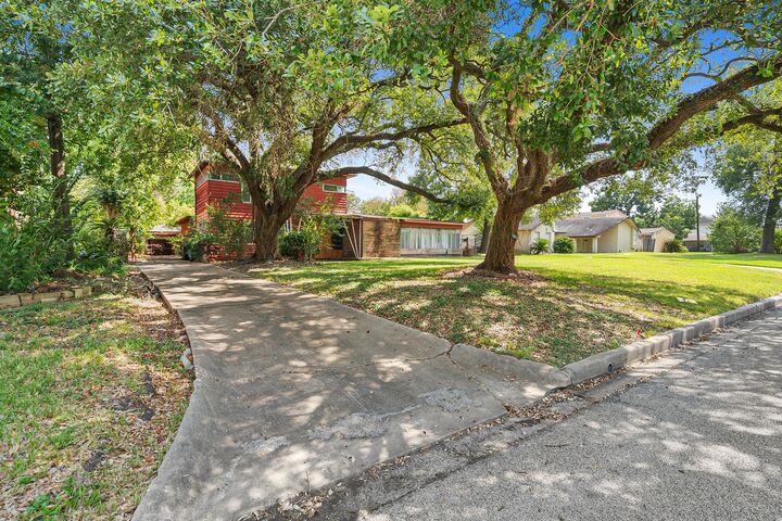 Property Photo:  3417 Charleston Street  TX 77021 