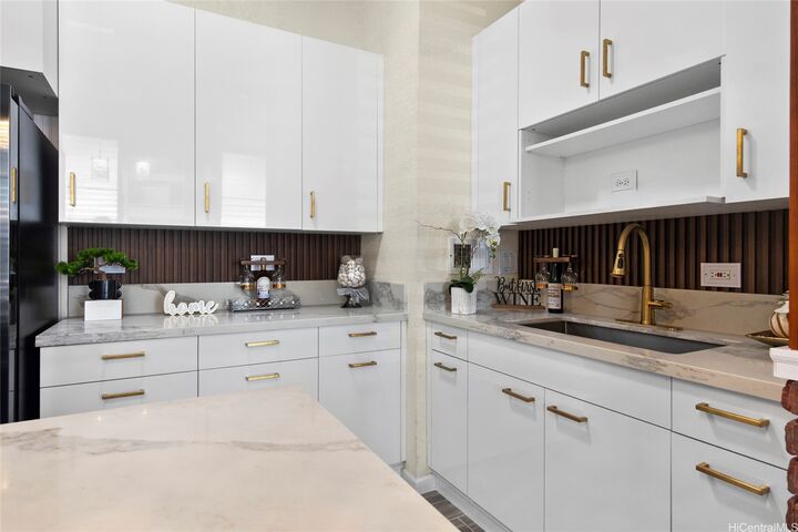 Property Photo:  94-246 Leoku Street G125  HI 96797 