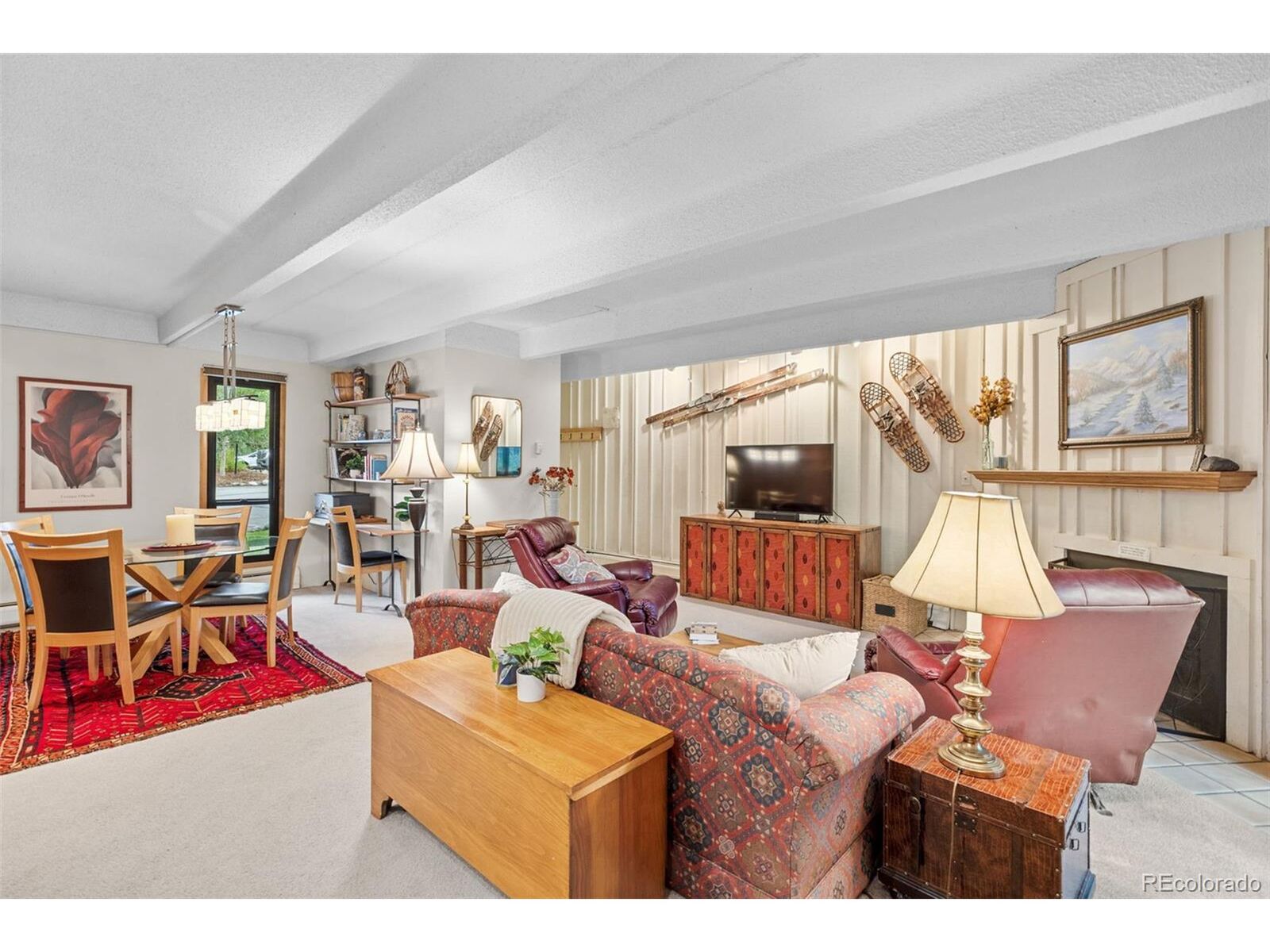 Property Photo:  
