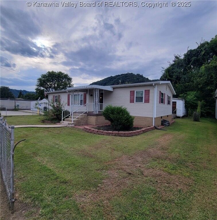 Property Photo: 1216 Kanawha Street WV 25103