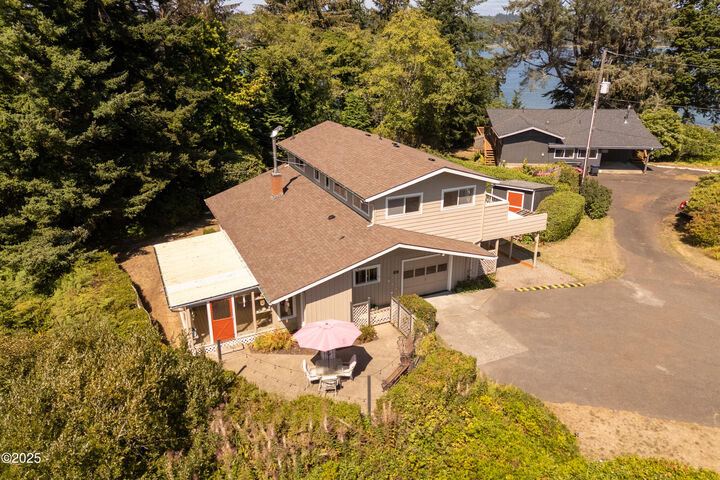 Property Photo: 665 NE Buker Lane OR 97394