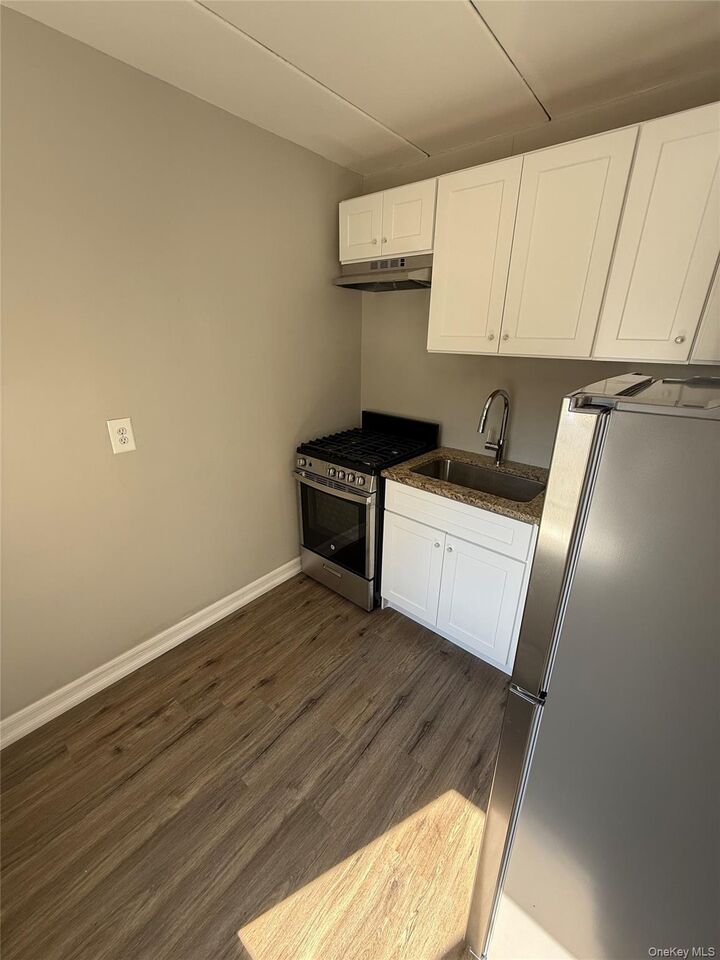 Property Photo: 2035 Central Park Avenue 1M NY 10710