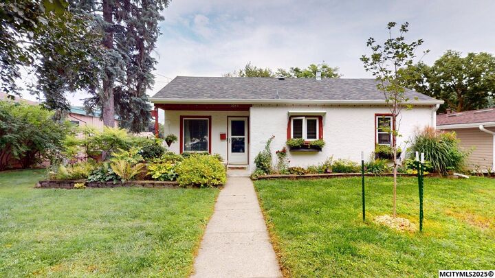 1044 Maple Dr  Mason City IA 50401 photo