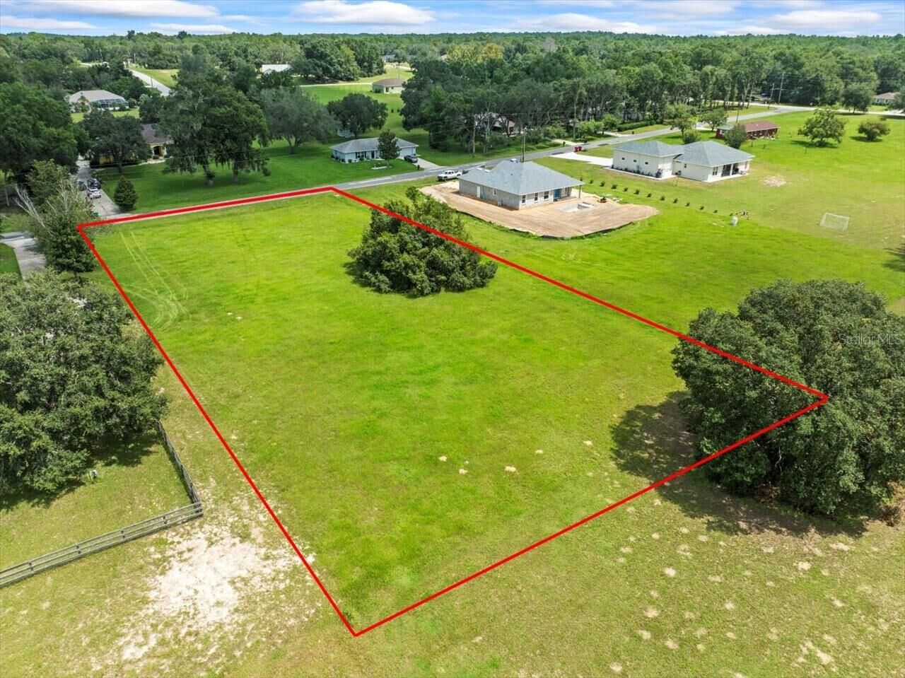 Property Photo: 736 E Dunbar Lane FL 34442