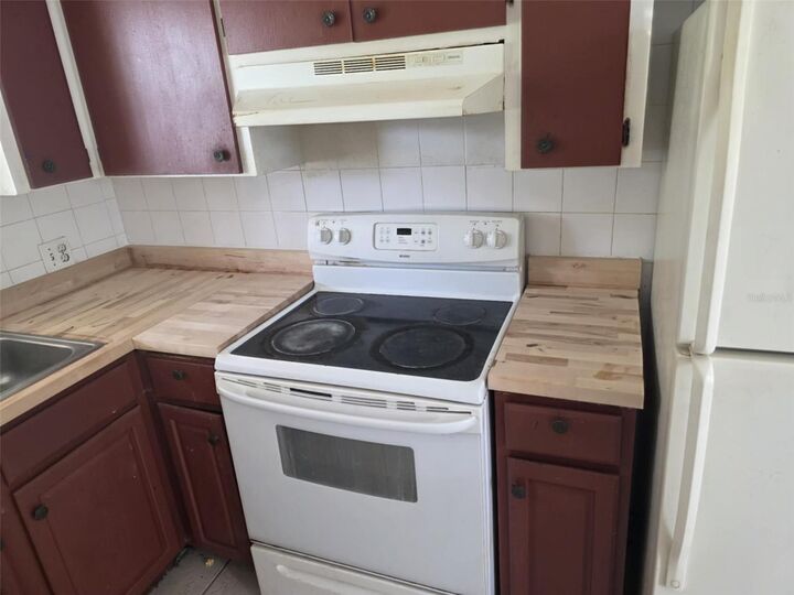 Property Photo: 816 63rd Avenue W B FL 34207