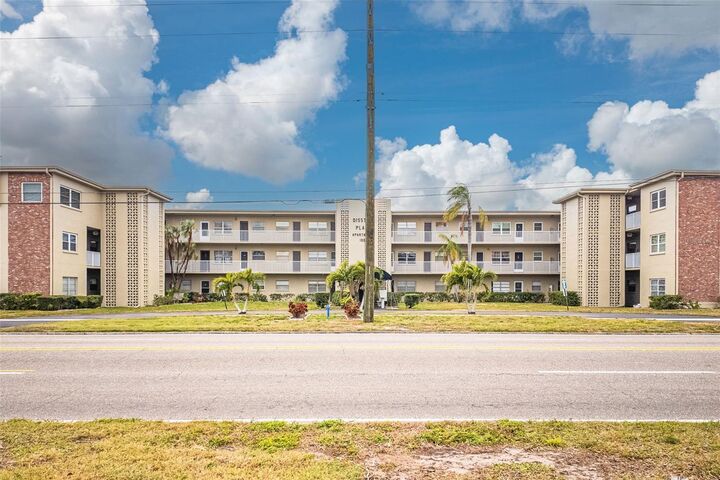 Property Photo:  1000 49th Street N 307  FL 33710 