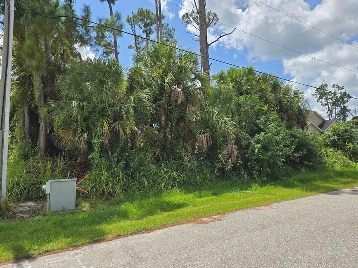 Property Photo:  Trentwood Lane  FL 34286 