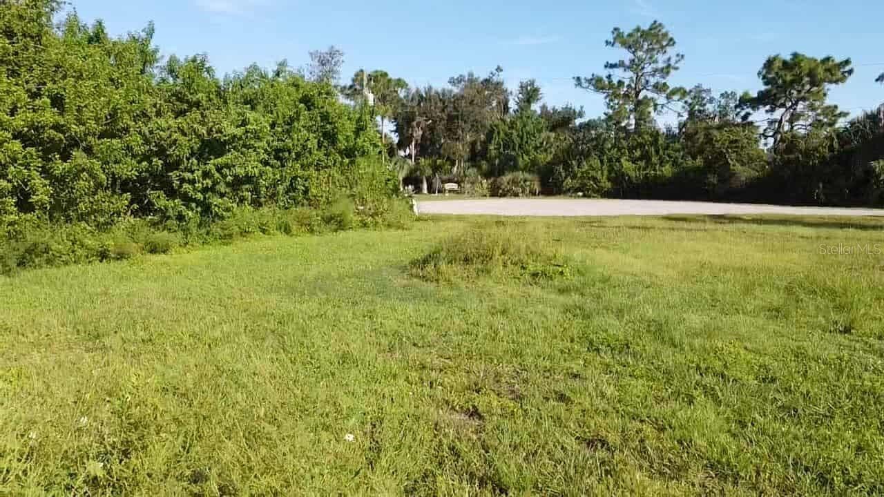 Property Photo:  105 Delway Way  FL 33947 