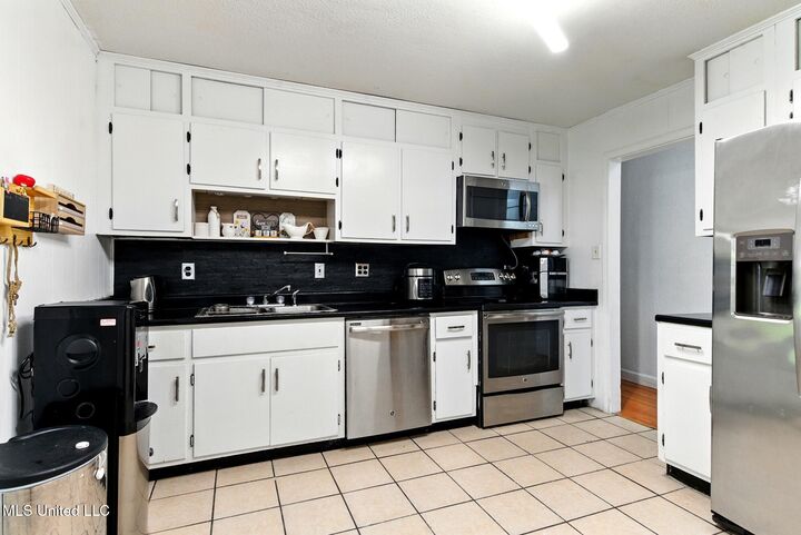 Property Photo: 1800 Kingfisher Drive MS 39553