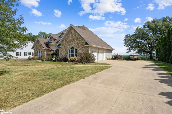 Property Photo: 3436 Hickory Hills Drive IA 52658