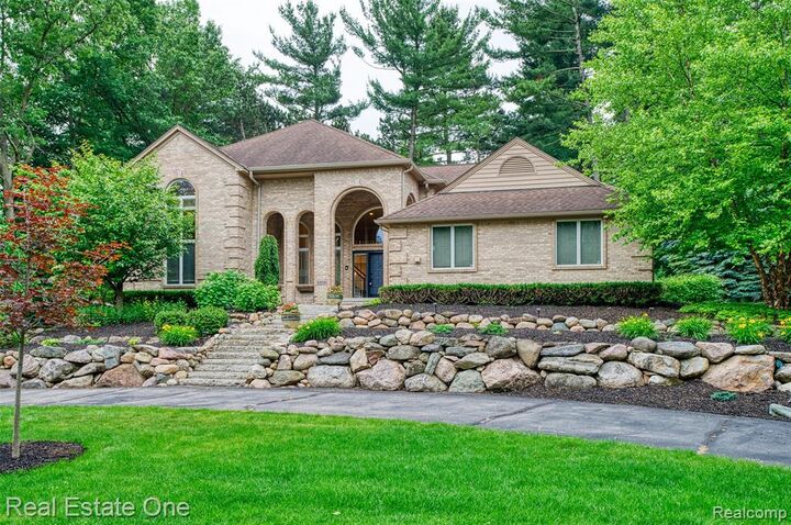 Property Photo:  5258 Hidden Pines Drive  MI 48116 7730 