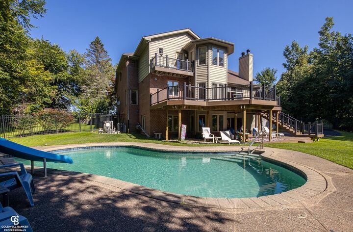 Property Photo:  1057 Blue Ridge Circle  MI 48348 