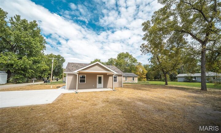 Property Photo: 94 S Carson Street MO 65559