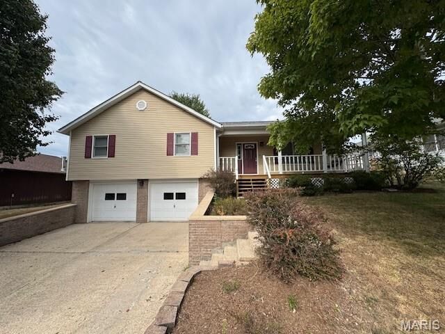 Property Photo:  605 Greentree Road  MO 65401 