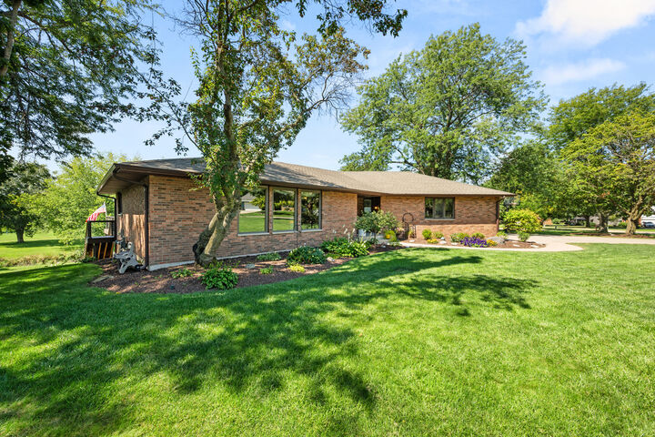 Property Photo: 338 Greenwood North IL 60115