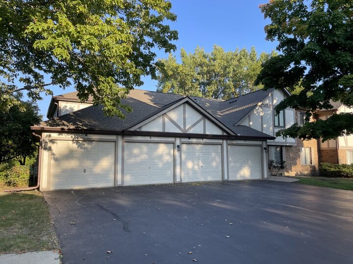 Property Photo:  2263 N Enlund Drive 1  IL 60074 