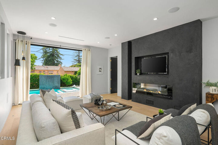 Property Photo:  5622 Natick Avenue  CA 91411 