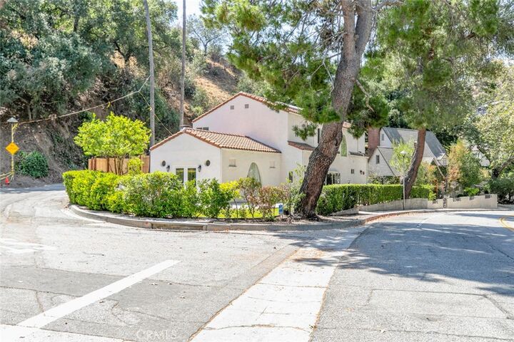 Property Photo: 2644 E Chevy Chase Drive CA 91206