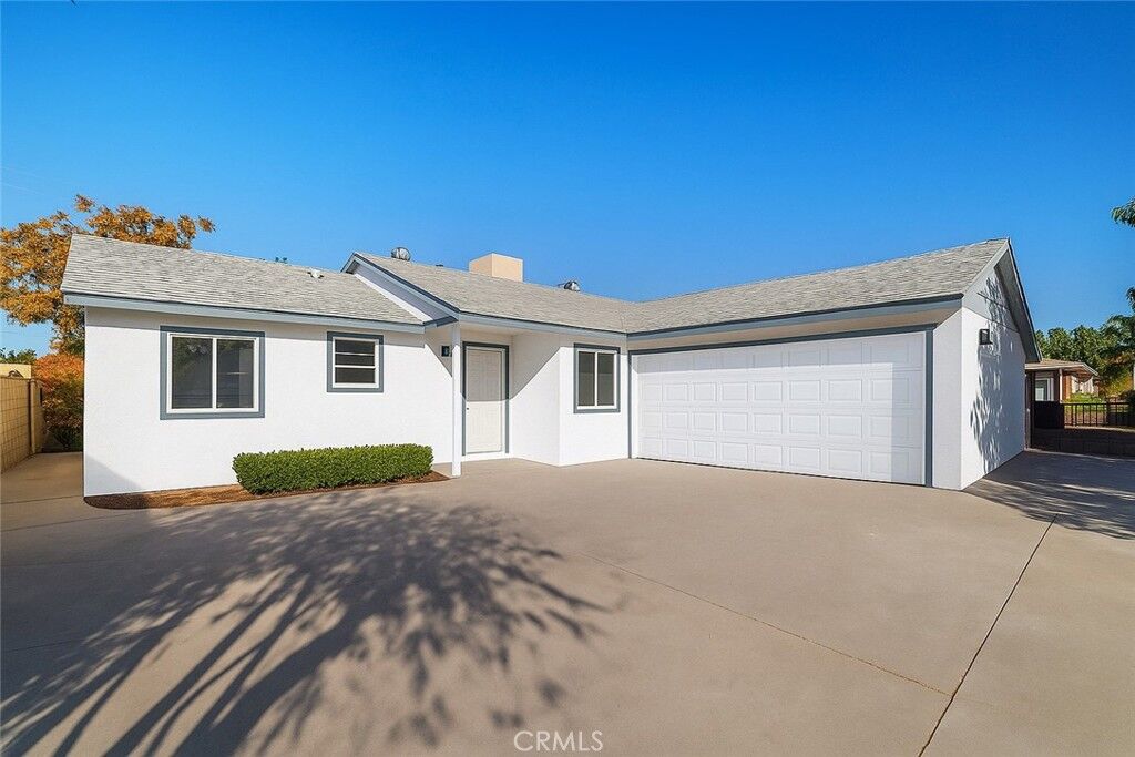 Property Photo:  37815 Robina Avenue  CA 93550 