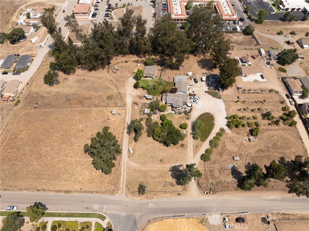 Property Photo: 680 Hill Street CA 93444