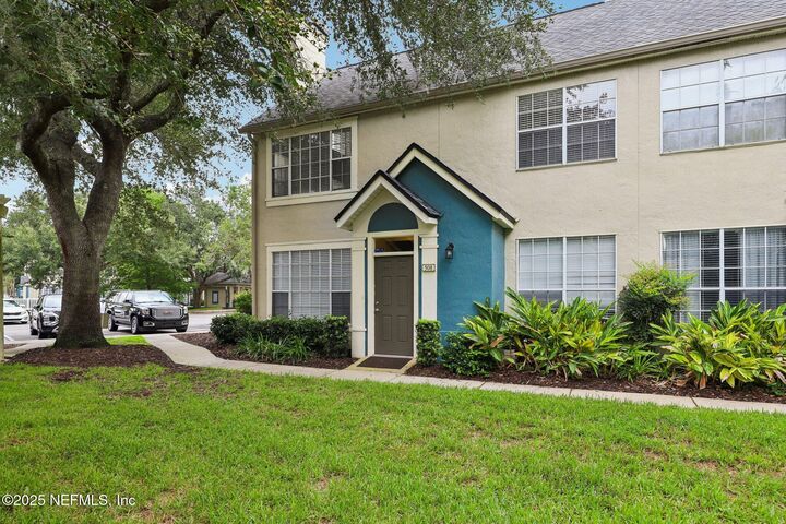 Property Photo: 13700 Richmond Park Drive 508 FL 32224
