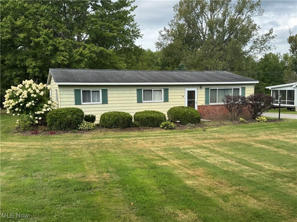 Property Photo:  8810 Auburn Road  OH 44024 