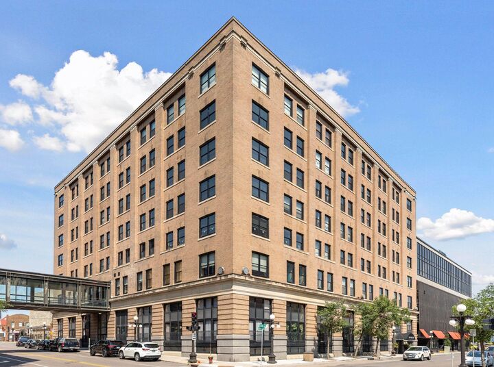 Property Photo: 406 Wacouta Street 603 MN 55101